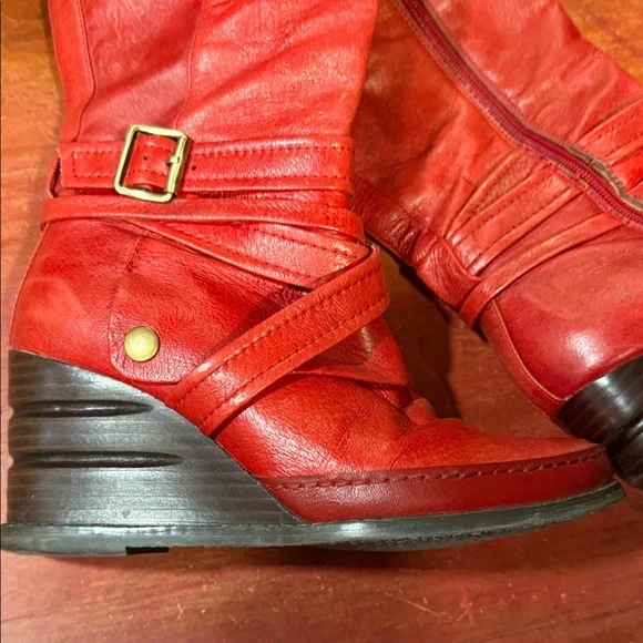 Miz Mooz Red Leather Knee-High Wedge Boots. Size 6.5 - Picture 7 of 13